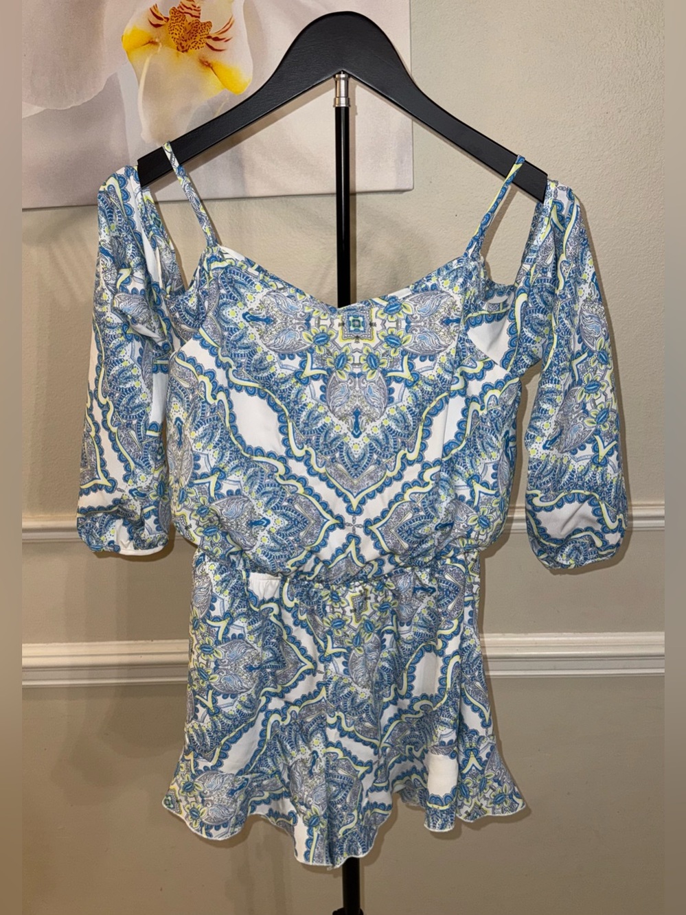 Altar'd State Paisley Print Cold Shoulder Romper! Size Small.